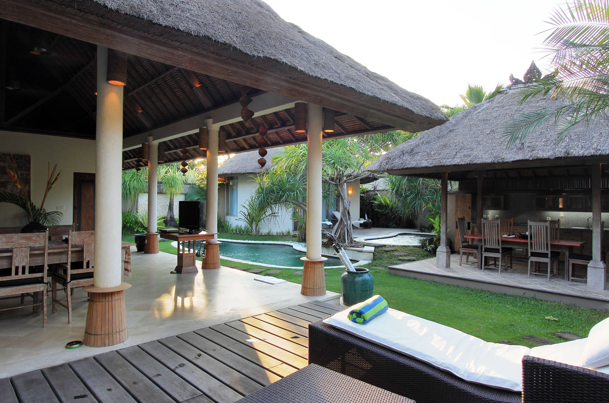 Villa Tirta Naga Bali Seminyak  Luaran gambar